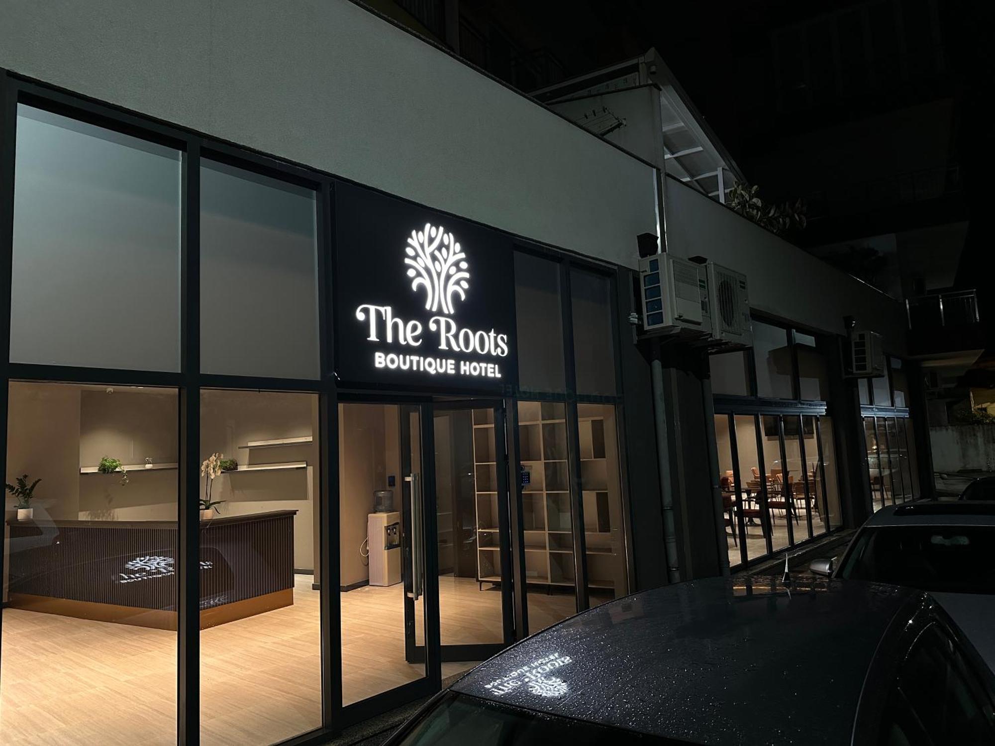 The Roots Boutique Hotel Shkodër エクステリア 写真