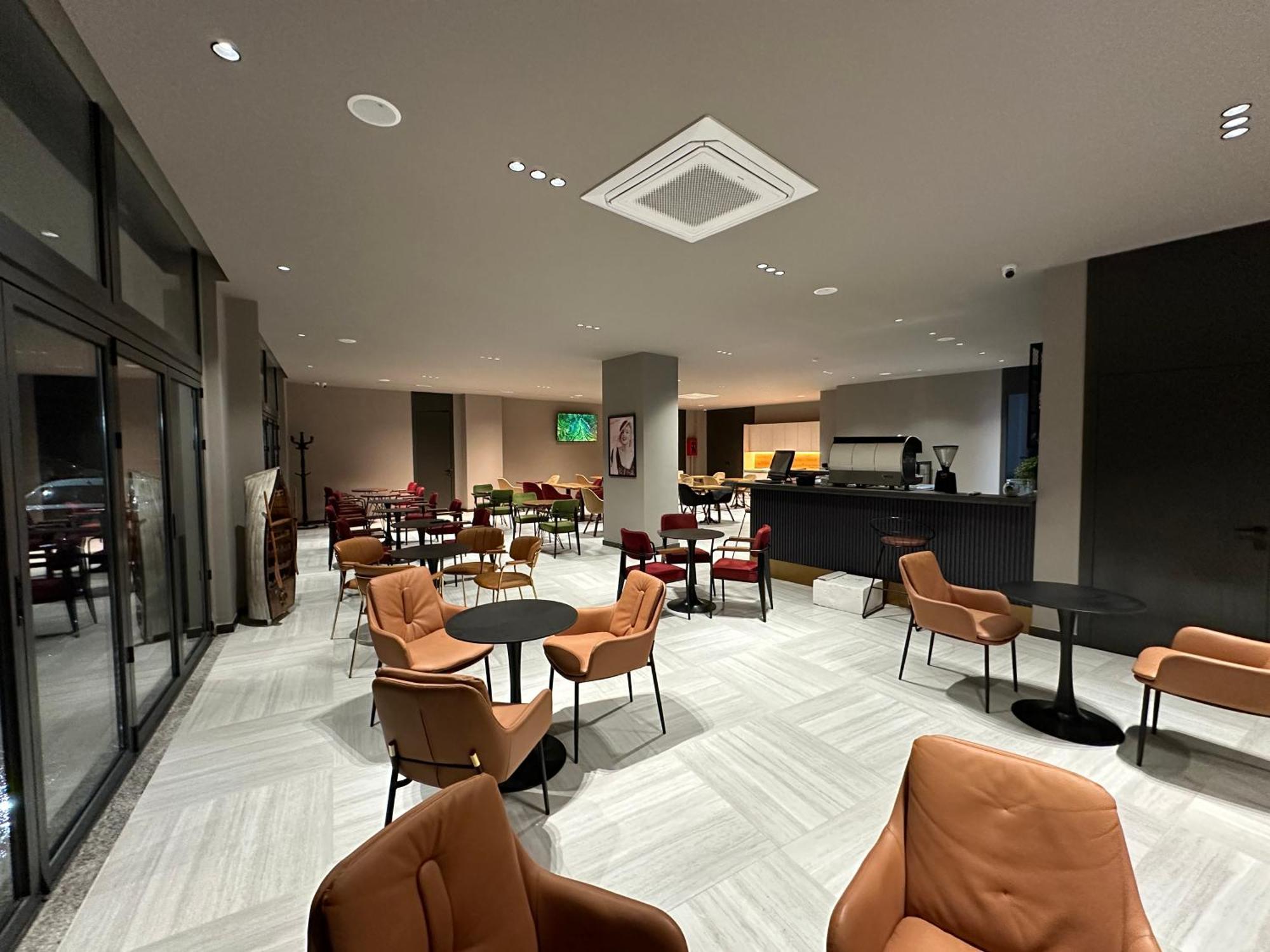 The Roots Boutique Hotel Shkodër エクステリア 写真
