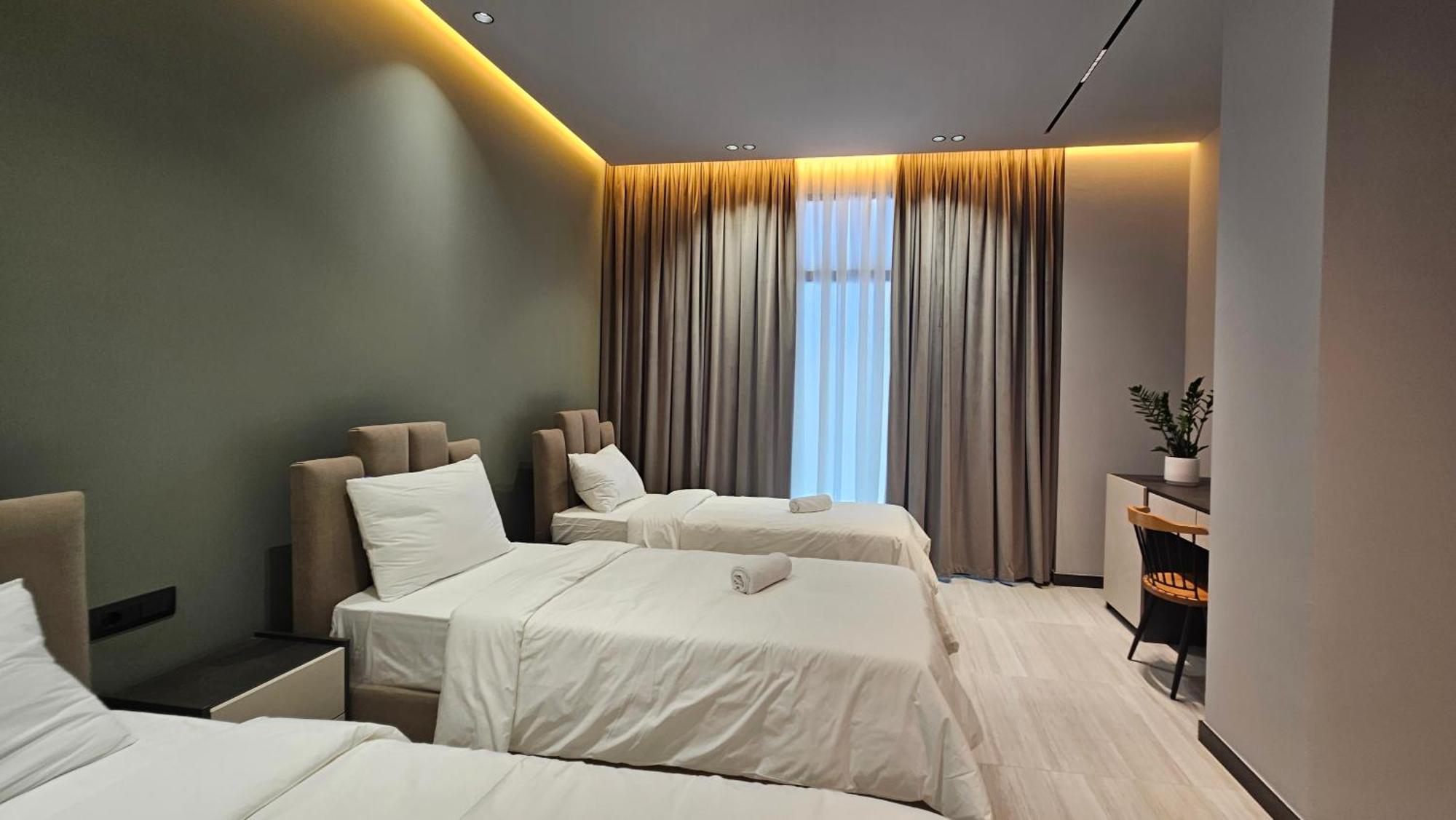 The Roots Boutique Hotel Shkodër エクステリア 写真