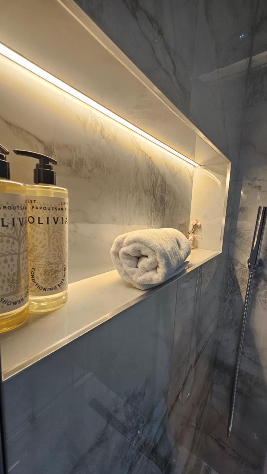The Roots Boutique Hotel Shkodër エクステリア 写真