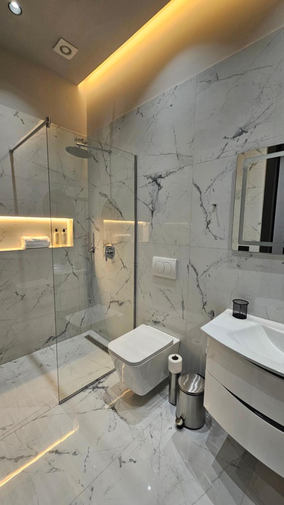 The Roots Boutique Hotel Shkodër エクステリア 写真