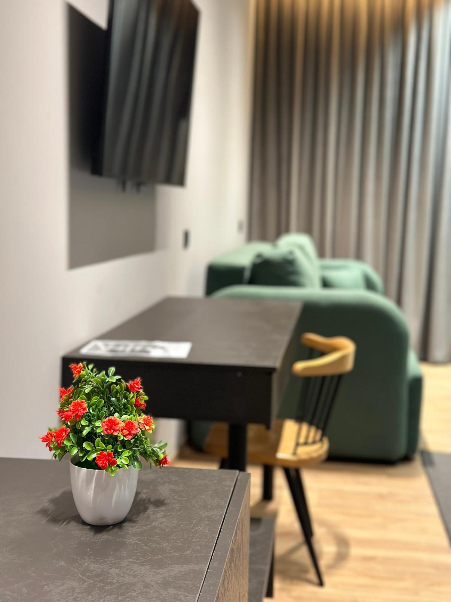The Roots Boutique Hotel Shkodër エクステリア 写真