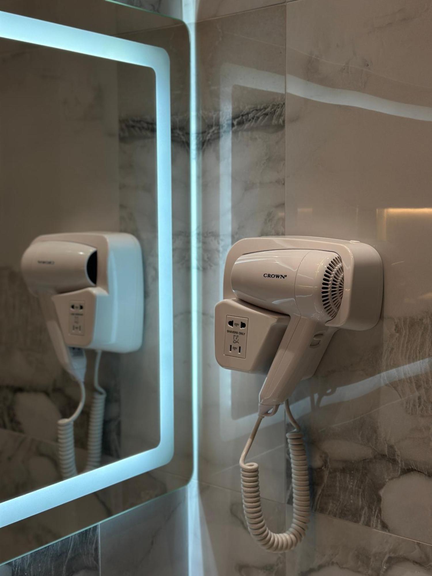 The Roots Boutique Hotel Shkodër エクステリア 写真