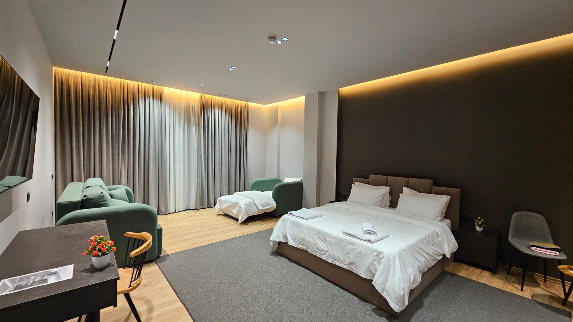 The Roots Boutique Hotel Shkodër エクステリア 写真